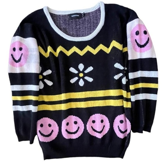 Black and yellow sweater with smiley faces - super cute! #y2k #smileyface - Picture 2 of 6